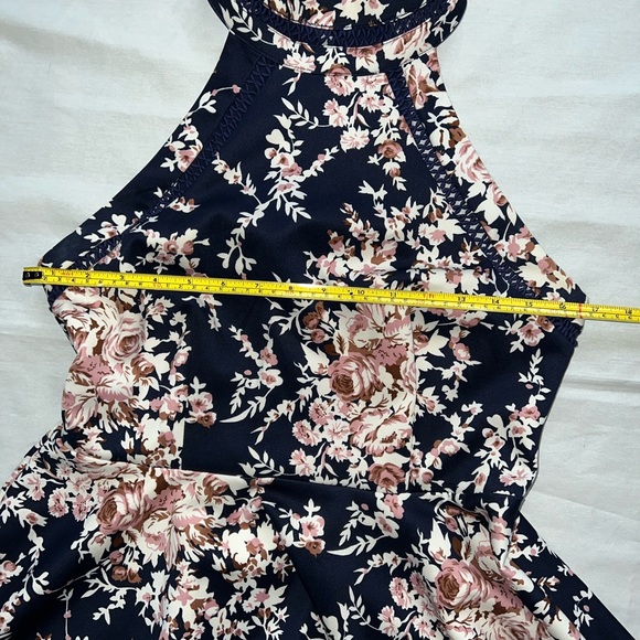 EUC-Juniors' Printed Mock-Neck Crochet-Trim Fit & Flare Dress Size 13/14 - Picture 11 of 13